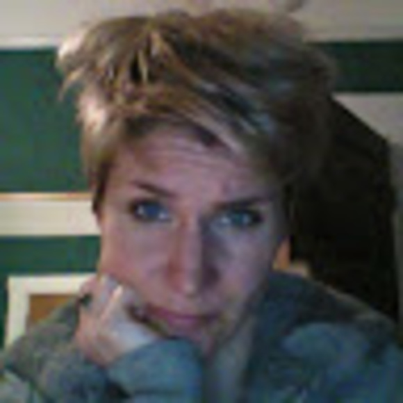 Meet your Posher, Lea - Picture 1 of 1